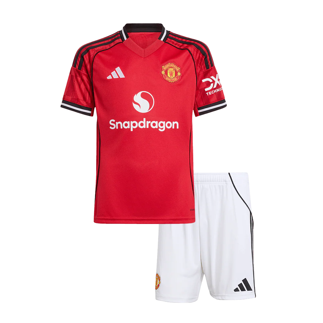 MANCHESTER UNITED DOMICILE MAILLOT + SHORT 2025/26 ENFANT